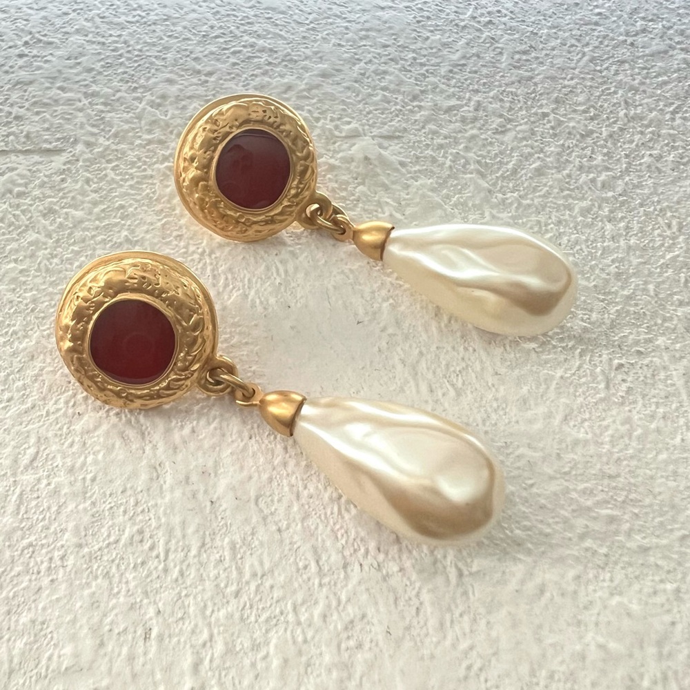Vintage Baroque Gold Red Pearl Drop Earrings